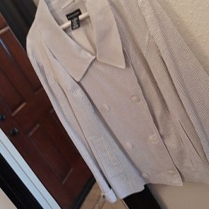 Fully Lined Seersucker Cropped Blazer w/ Cuffs